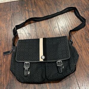 Coach Signature Black Voyager Messenger Shoulder Bag Buckles Royal Blue Interior